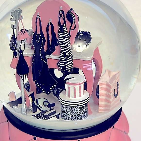 Rare Victoria Secret Musical Vanity Snow Globe - Picture 3 of 7